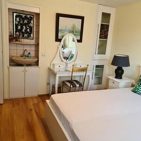 Tamar 2 Bed & Breakfast *